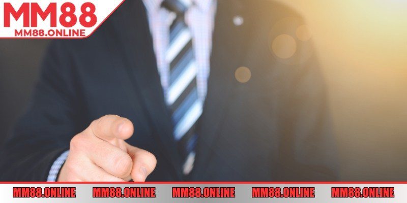 Tìm hiểu sơ lược về tác giả Hứa Văn Phong